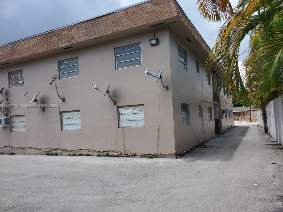 HIALEAH PLACE - Residential Income