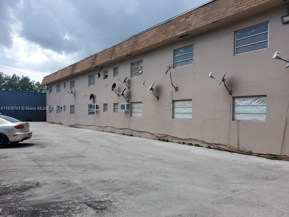 HIALEAH PLACE - Residential Income