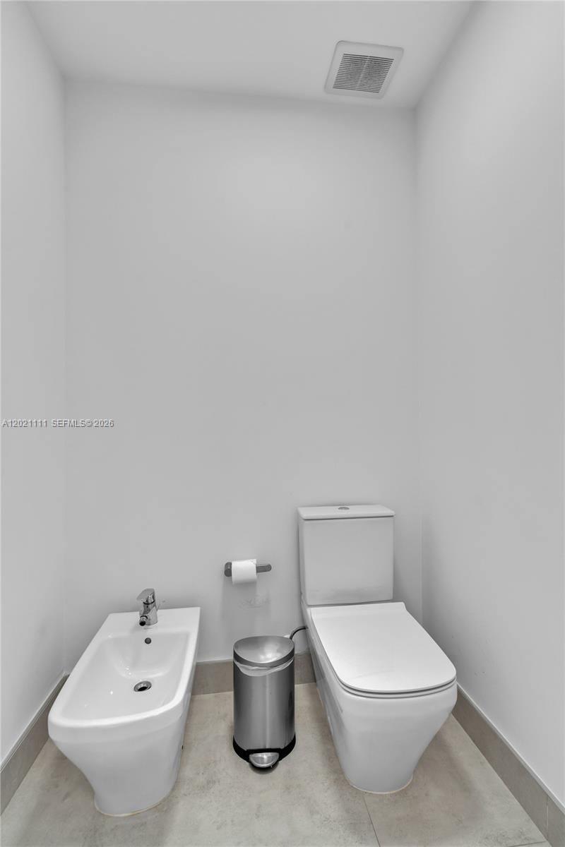 DORAL COMMONS RESIDENTIAL - Residential
