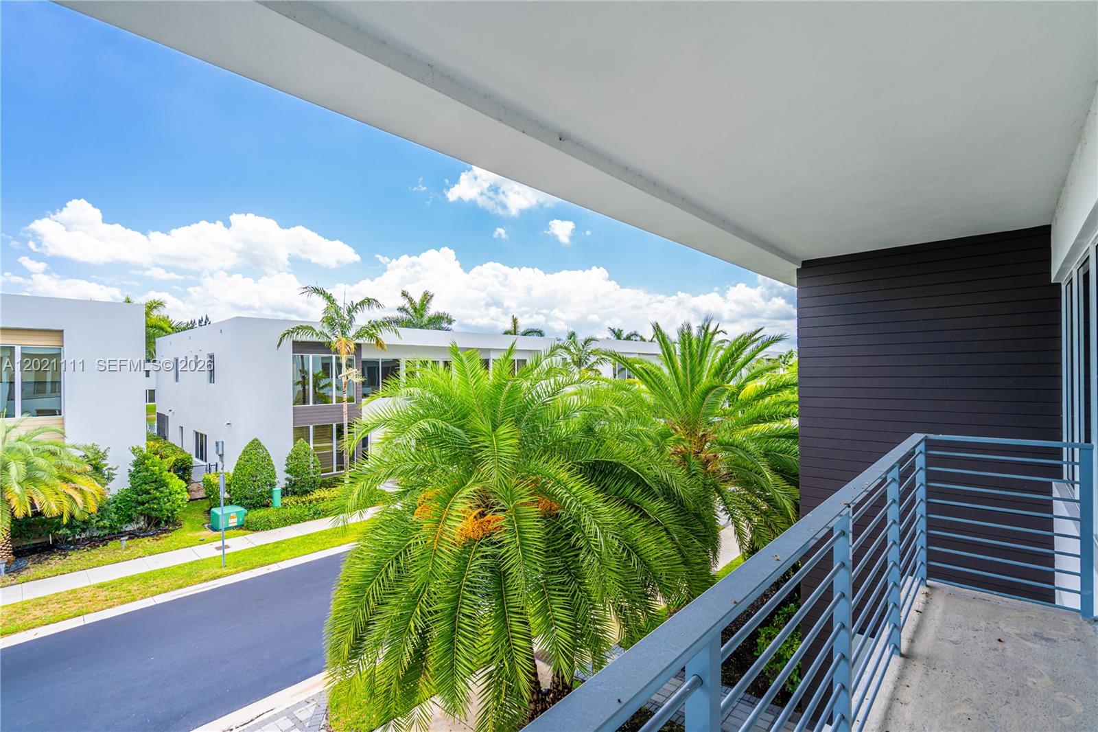 DORAL COMMONS RESIDENTIAL - Residential
