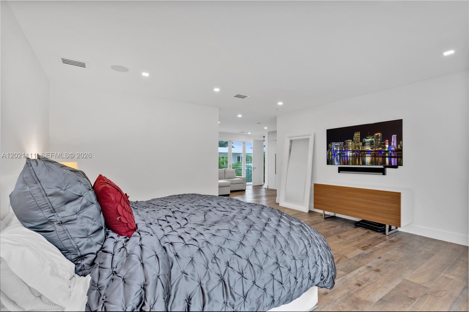 DORAL COMMONS RESIDENTIAL - Residential