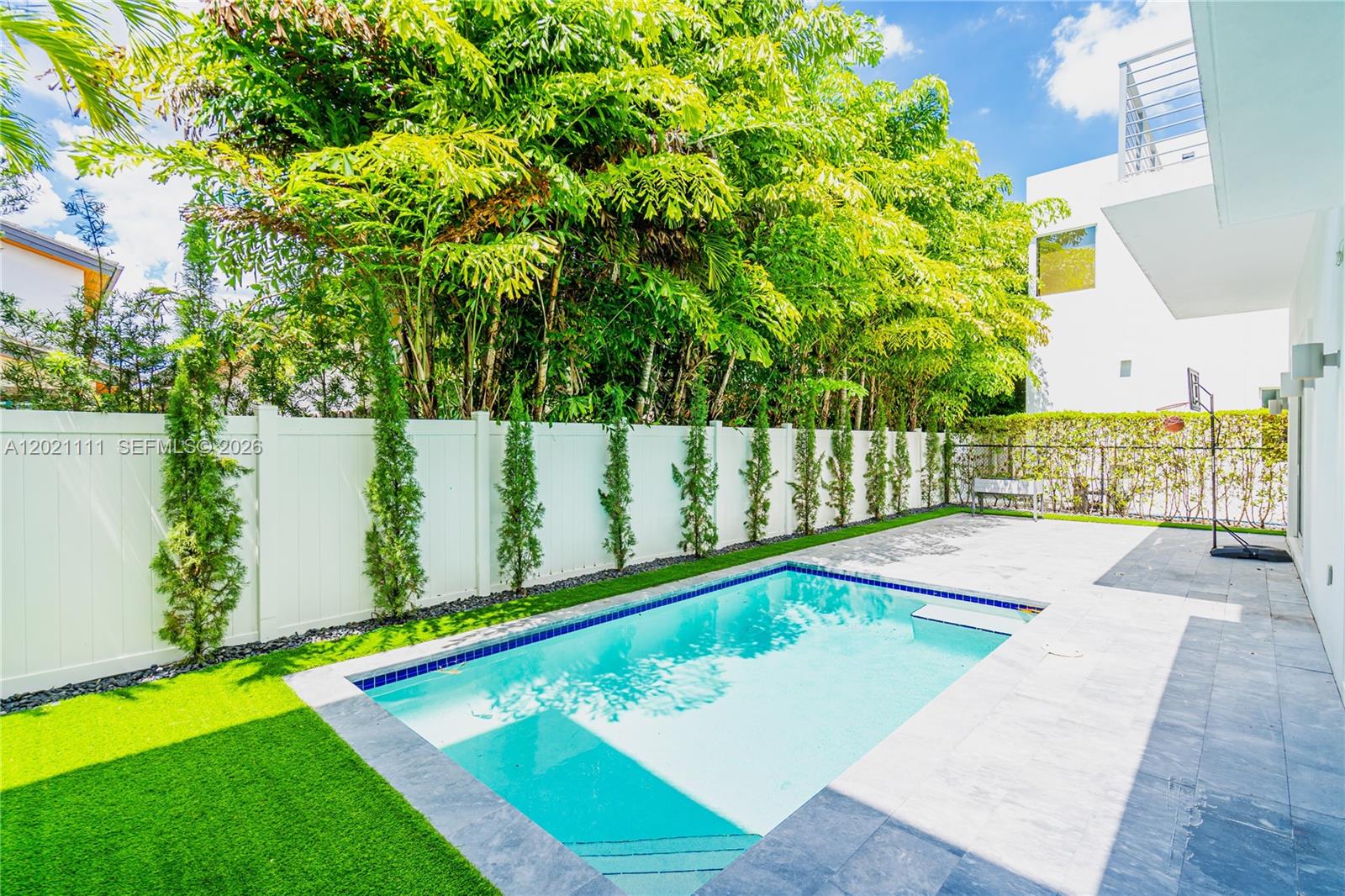 DORAL COMMONS RESIDENTIAL - Residential