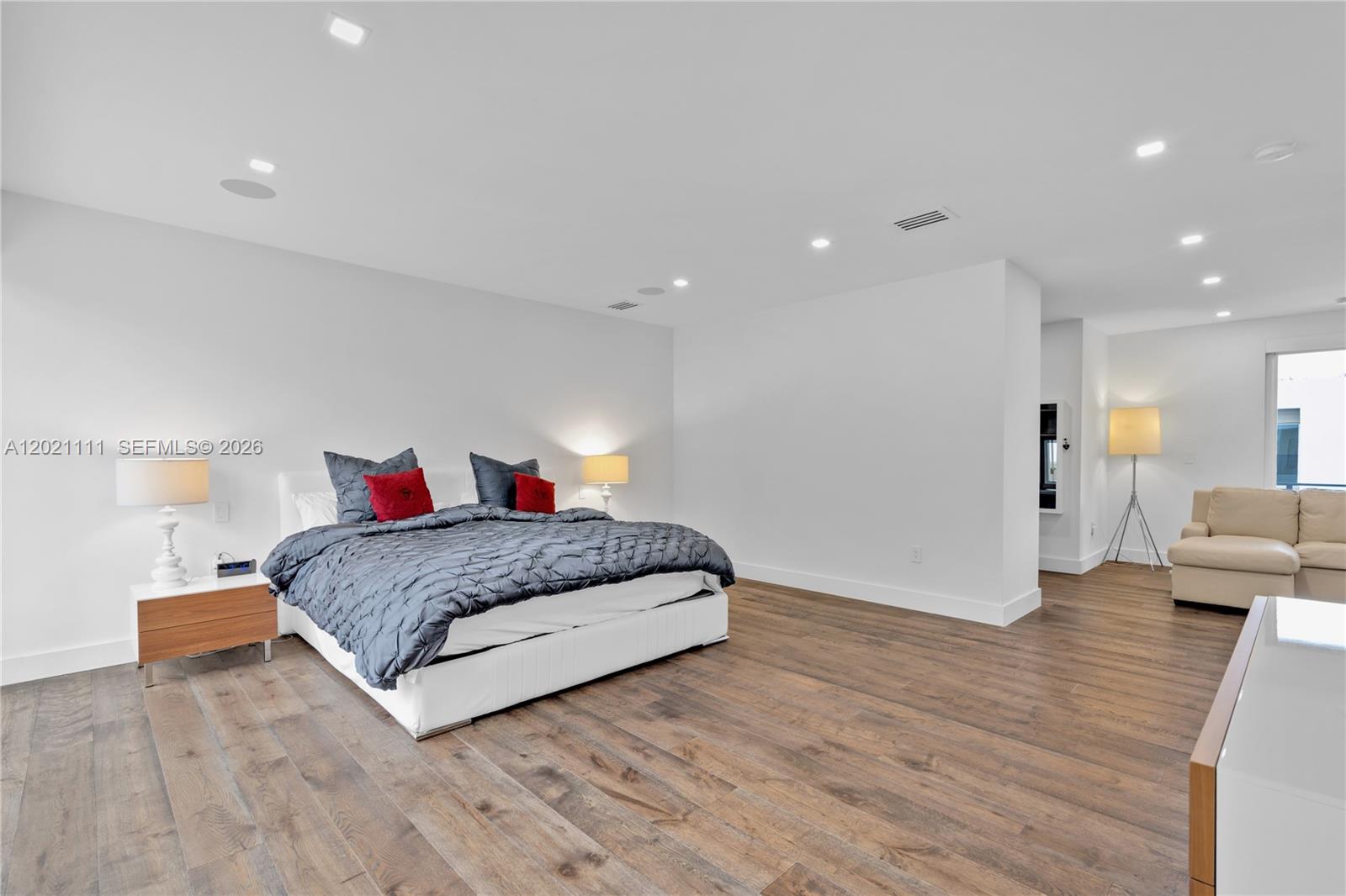 DORAL COMMONS RESIDENTIAL - Residential
