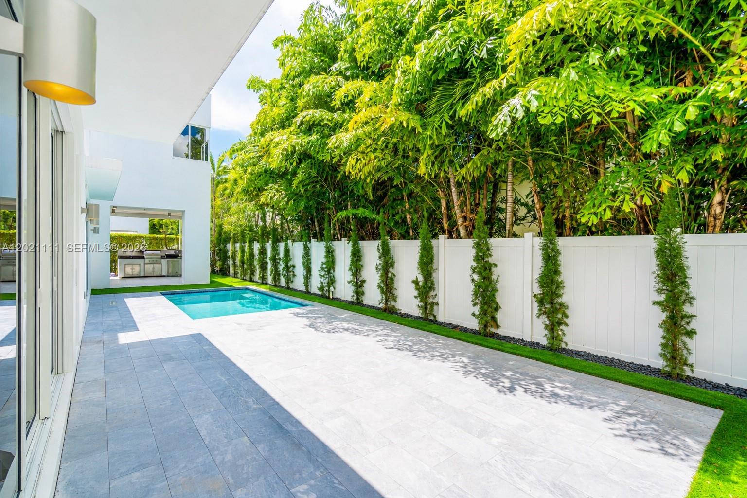 DORAL COMMONS RESIDENTIAL - Residential