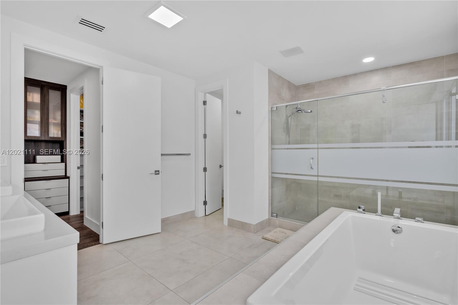 DORAL COMMONS RESIDENTIAL - Residential