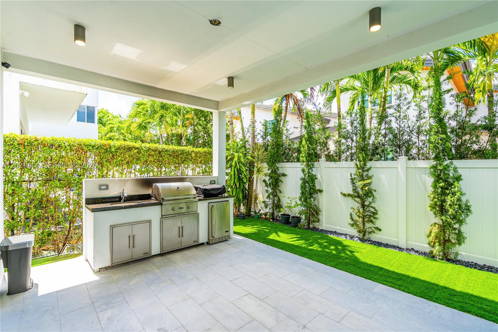 DORAL COMMONS RESIDENTIAL - Residential