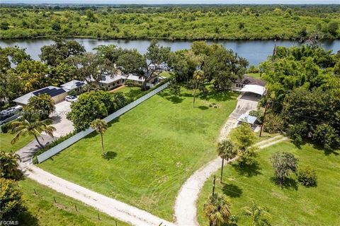 2030 Ft Denaud Rd La Belle FL 33935