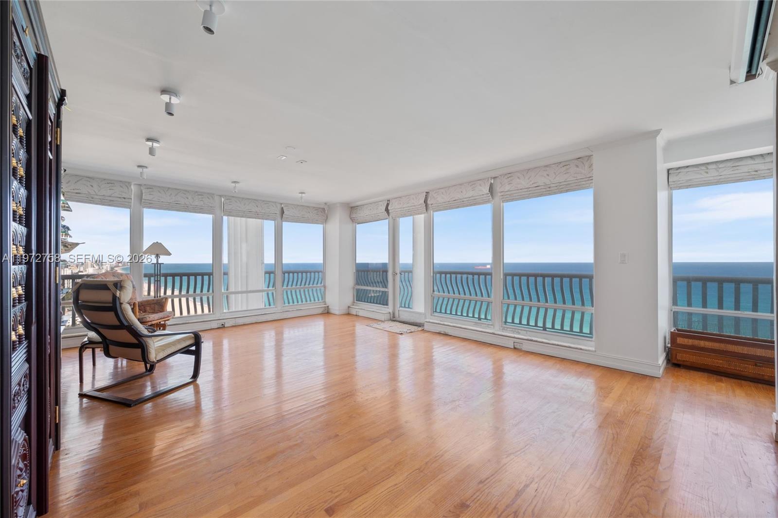 POINT OF AMERICAS - Residential