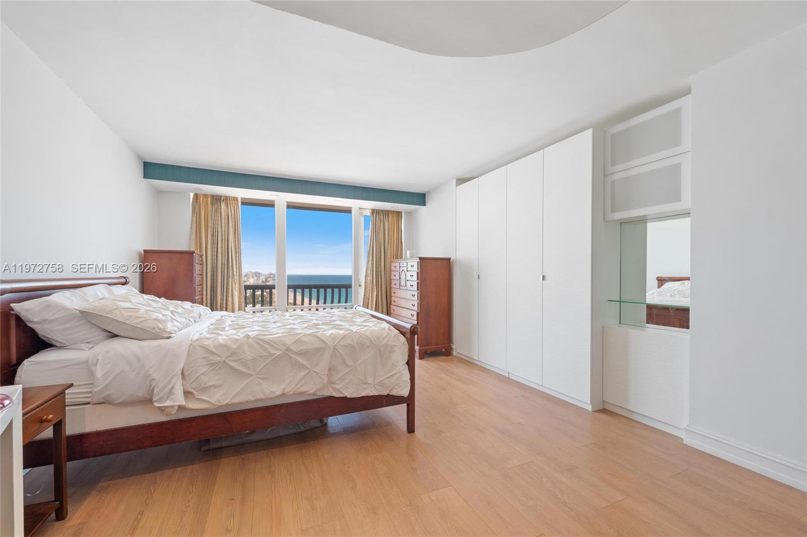 POINT OF AMERICAS - Residential