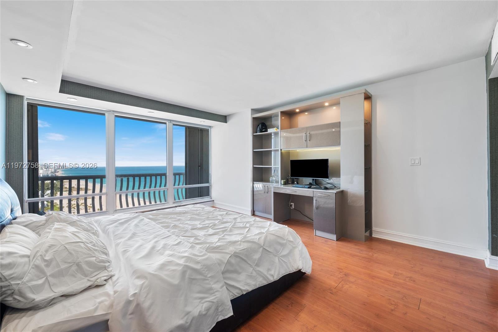 POINT OF AMERICAS - Residential