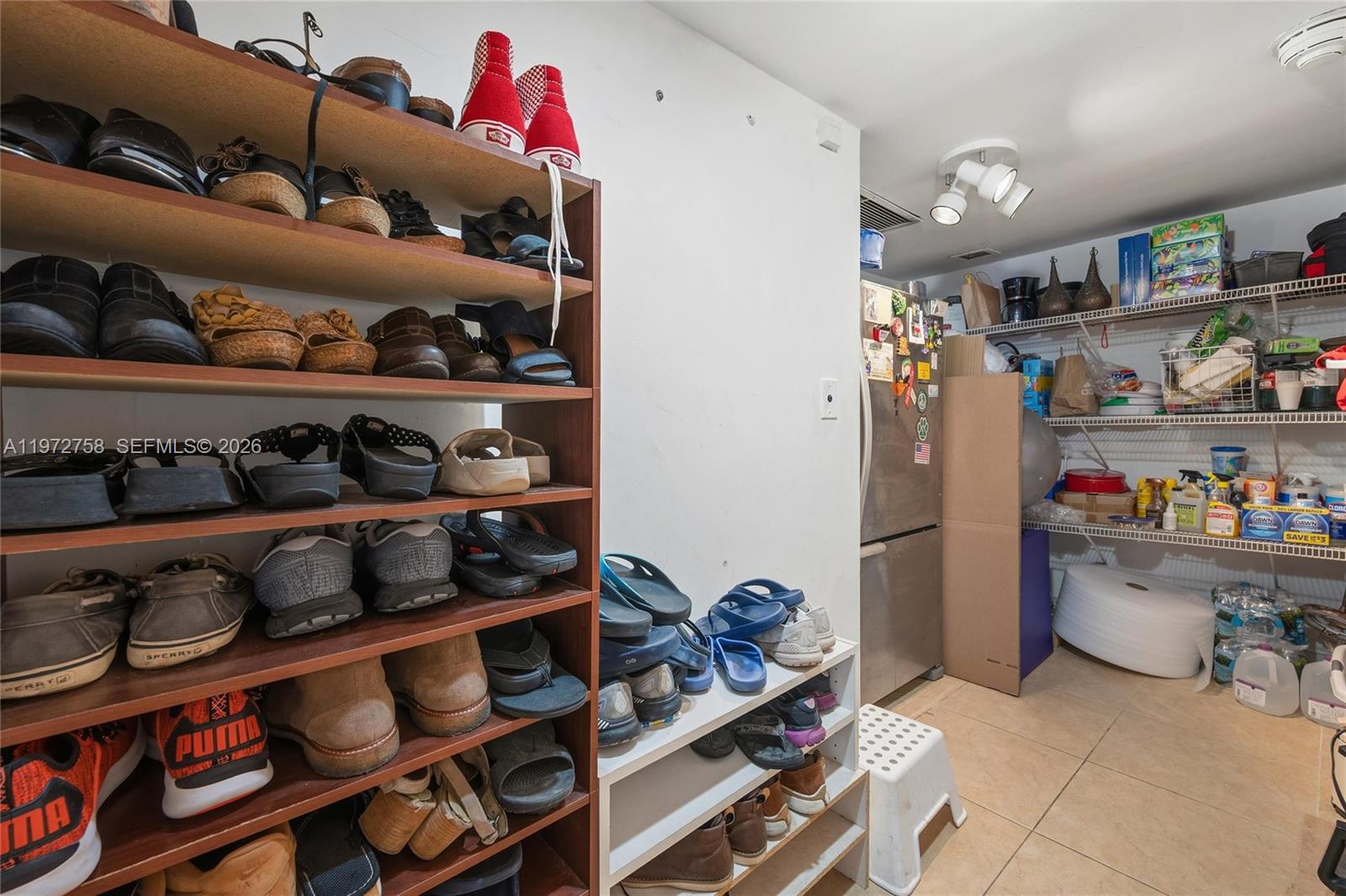 POINT OF AMERICAS - Residential