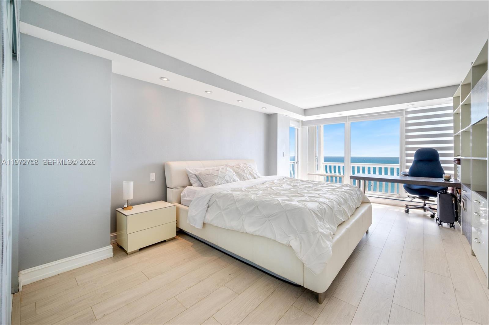 POINT OF AMERICAS - Residential