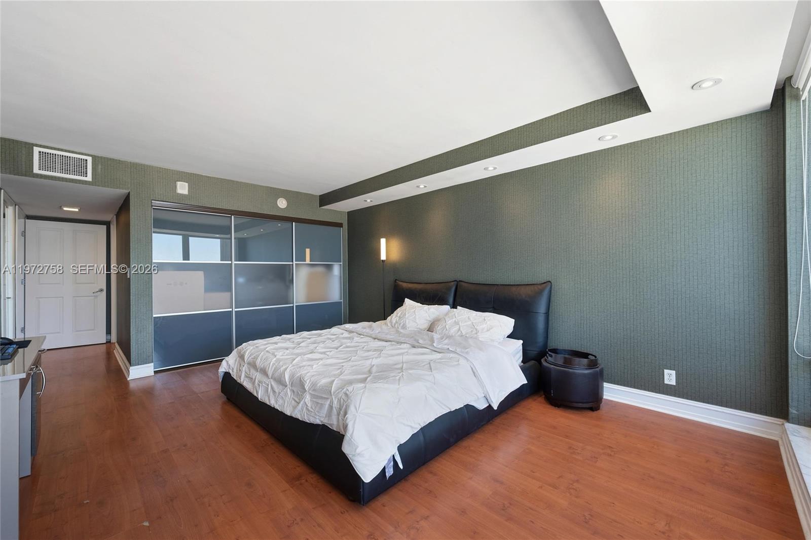 POINT OF AMERICAS - Residential