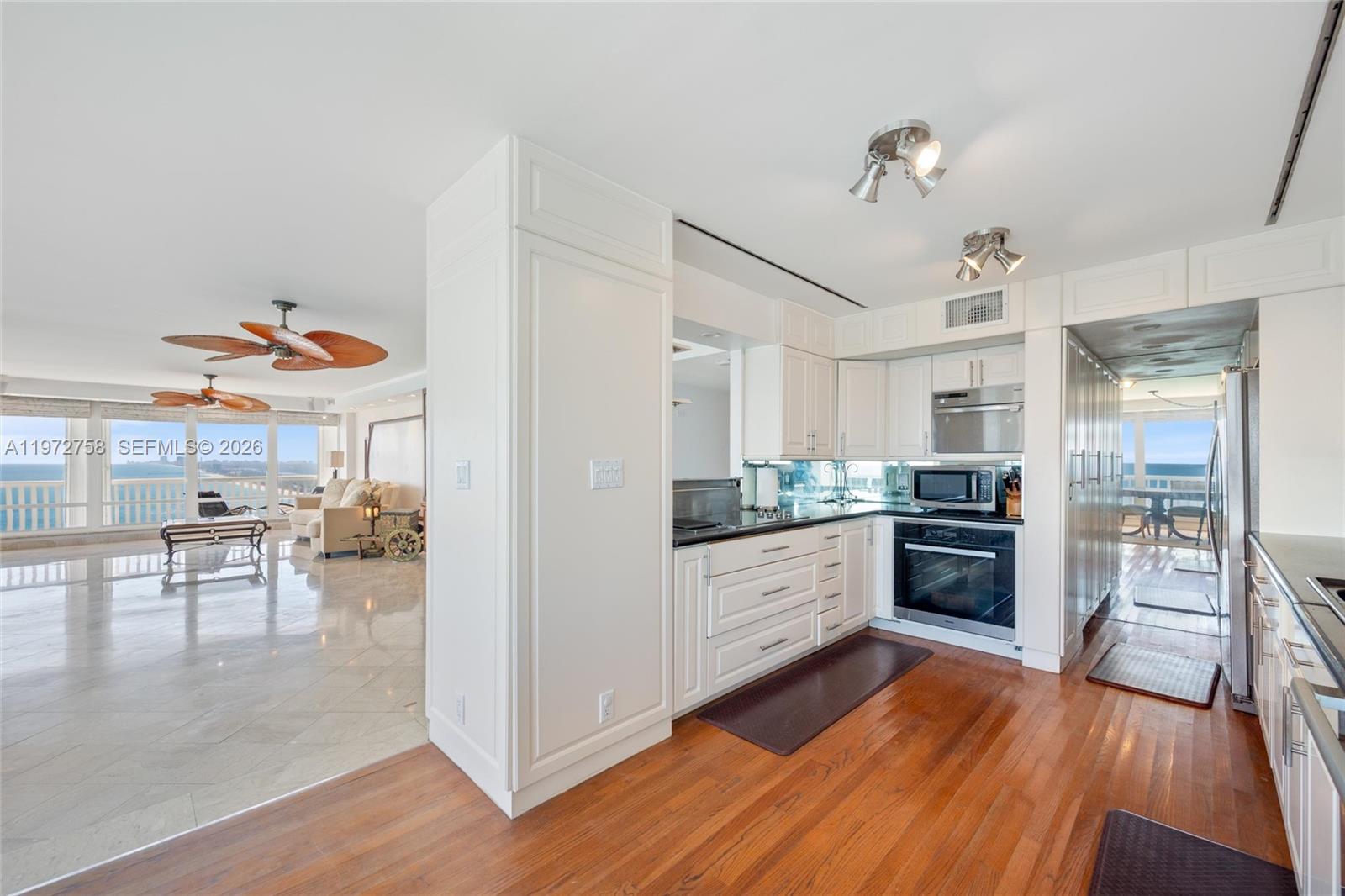 POINT OF AMERICAS - Residential