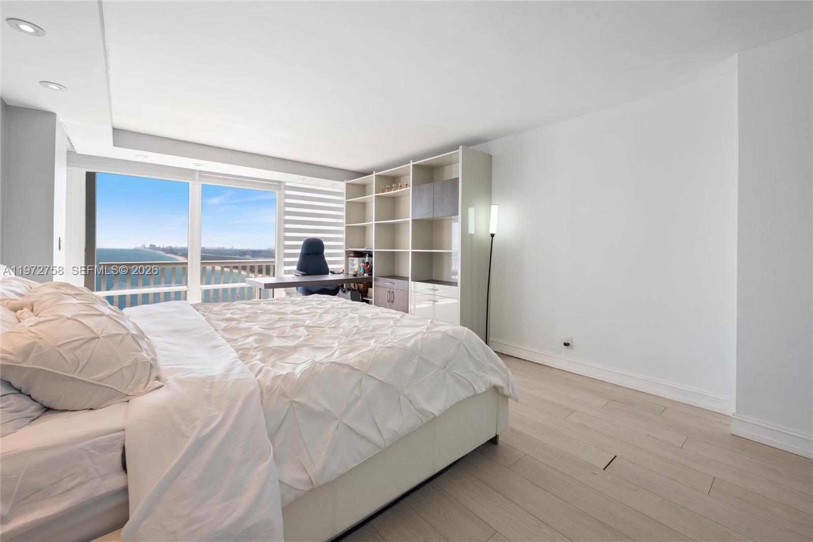 POINT OF AMERICAS - Residential