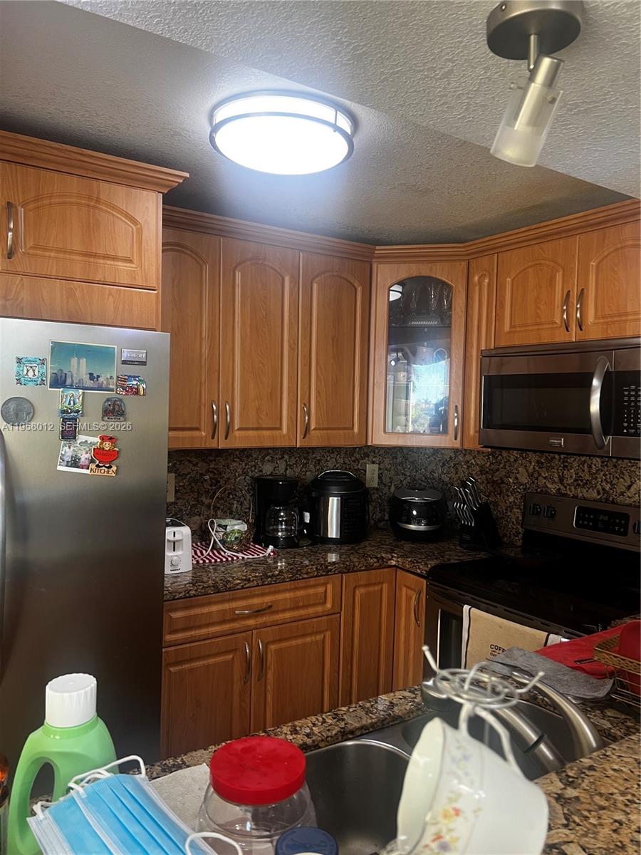 INTERNATIONAL PARK CONDO - Residential