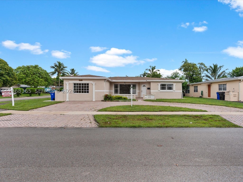 Photo of 4545 NW 39th St, Lauderdale Lakes, FL 33319 (MLS # A12068365)