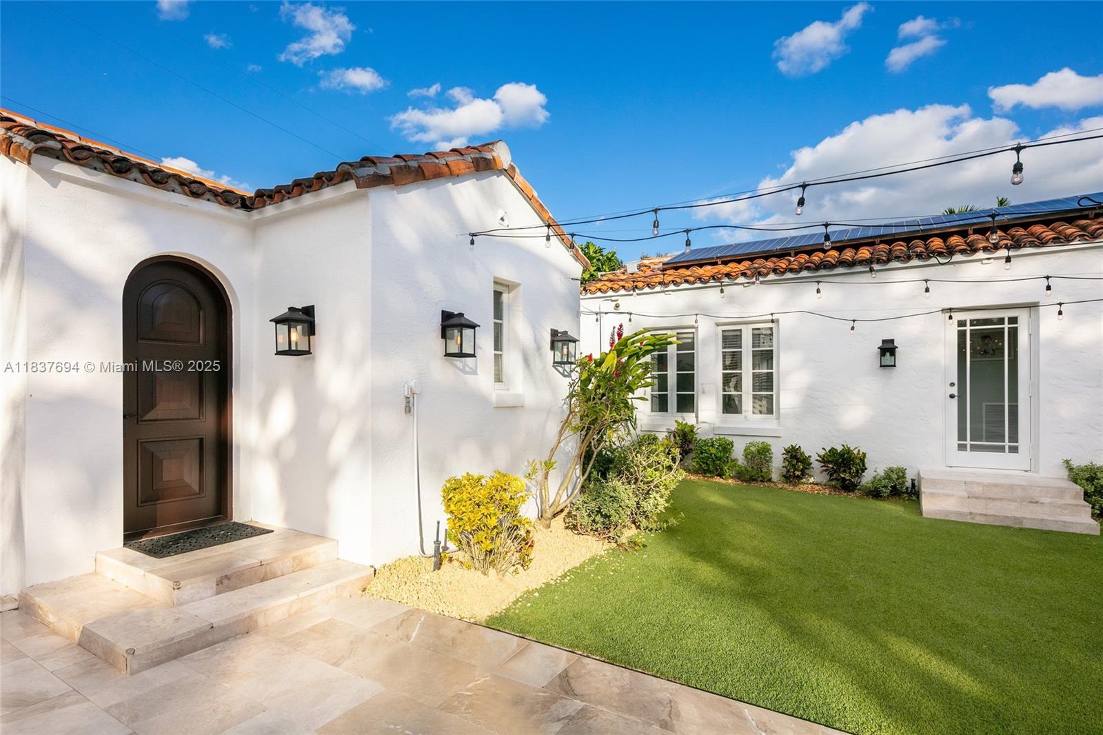 MIAMI SHORES SEC 1 AMD - Residential Lease