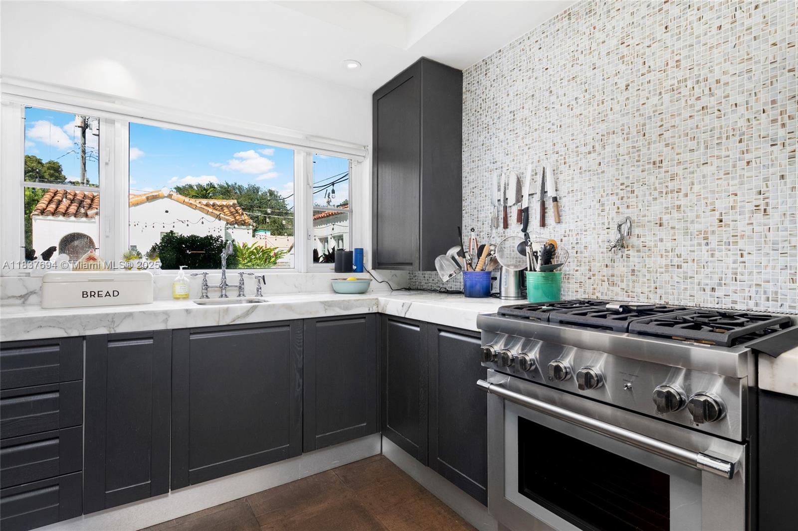 MIAMI SHORES SEC 1 AMD - Residential Lease