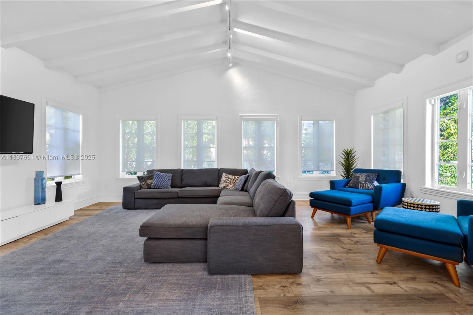 MIAMI SHORES SEC 1 AMD - Residential Lease