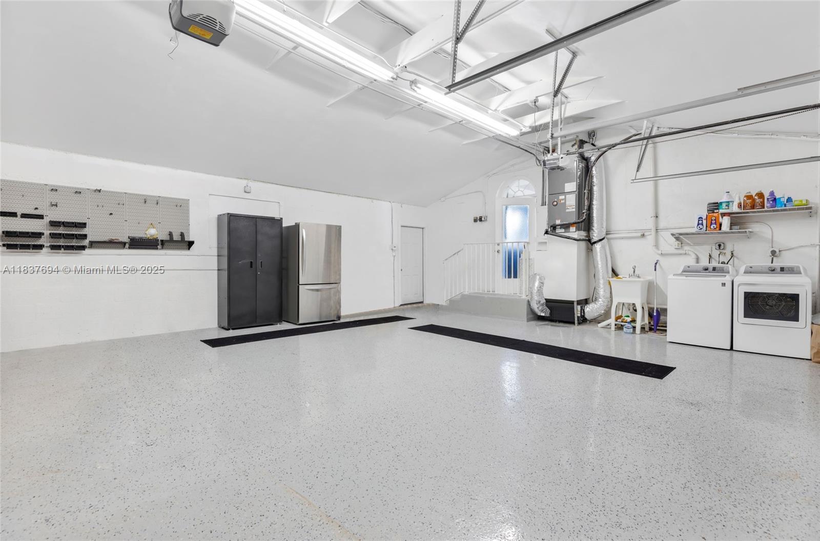 MIAMI SHORES SEC 1 AMD - Residential Lease