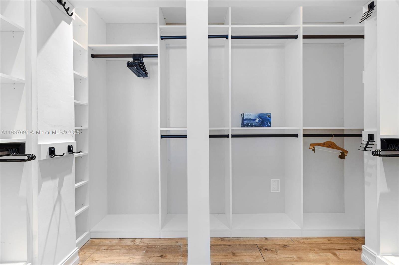 MIAMI SHORES SEC 1 AMD - Residential Lease