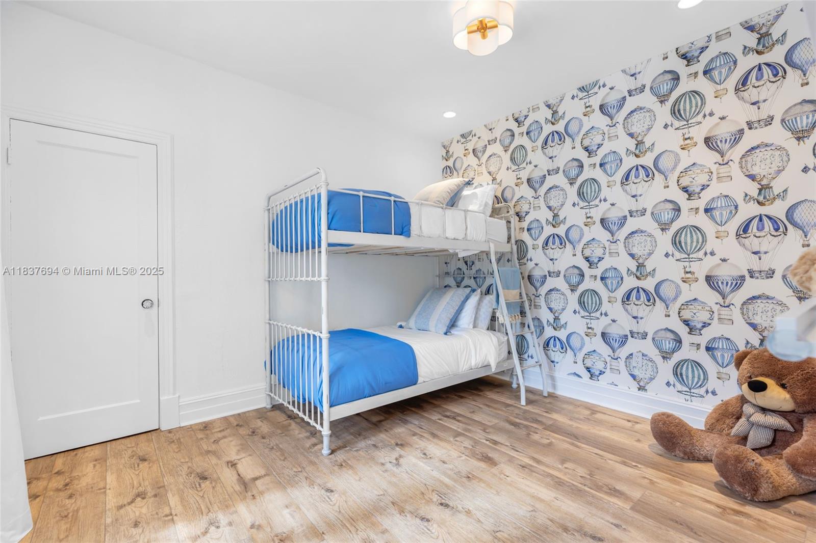 MIAMI SHORES SEC 1 AMD - Residential Lease