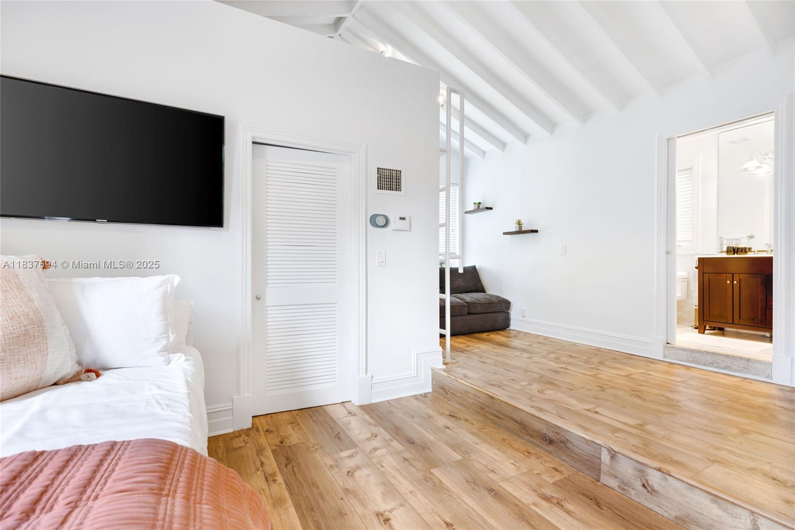 MIAMI SHORES SEC 1 AMD - Residential Lease