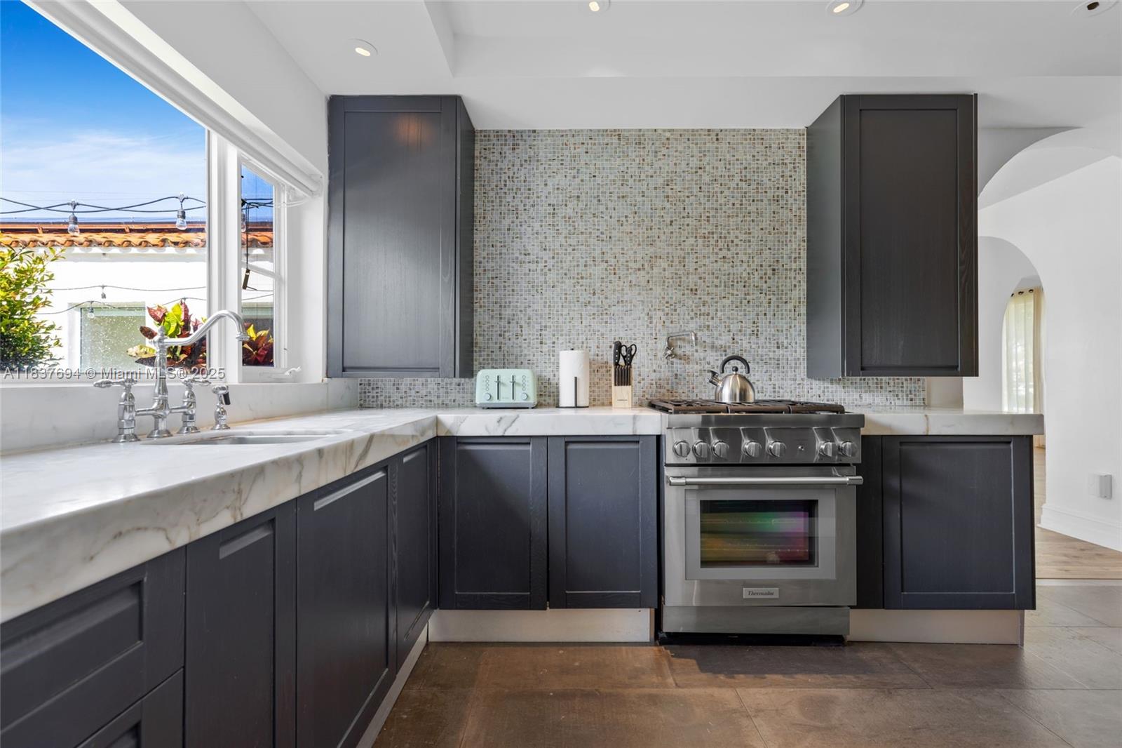 MIAMI SHORES SEC 1 AMD - Residential Lease