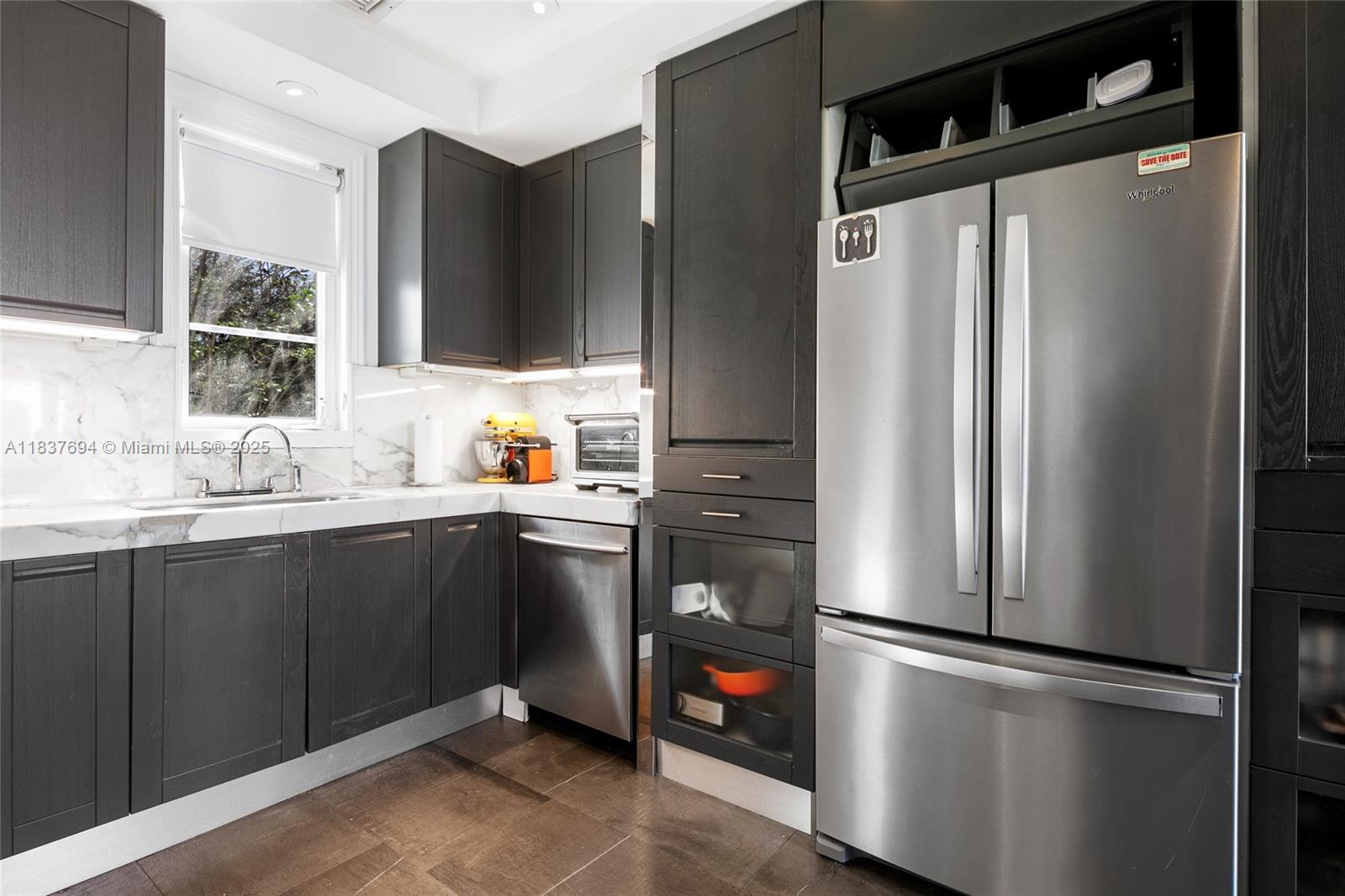 MIAMI SHORES SEC 1 AMD - Residential Lease