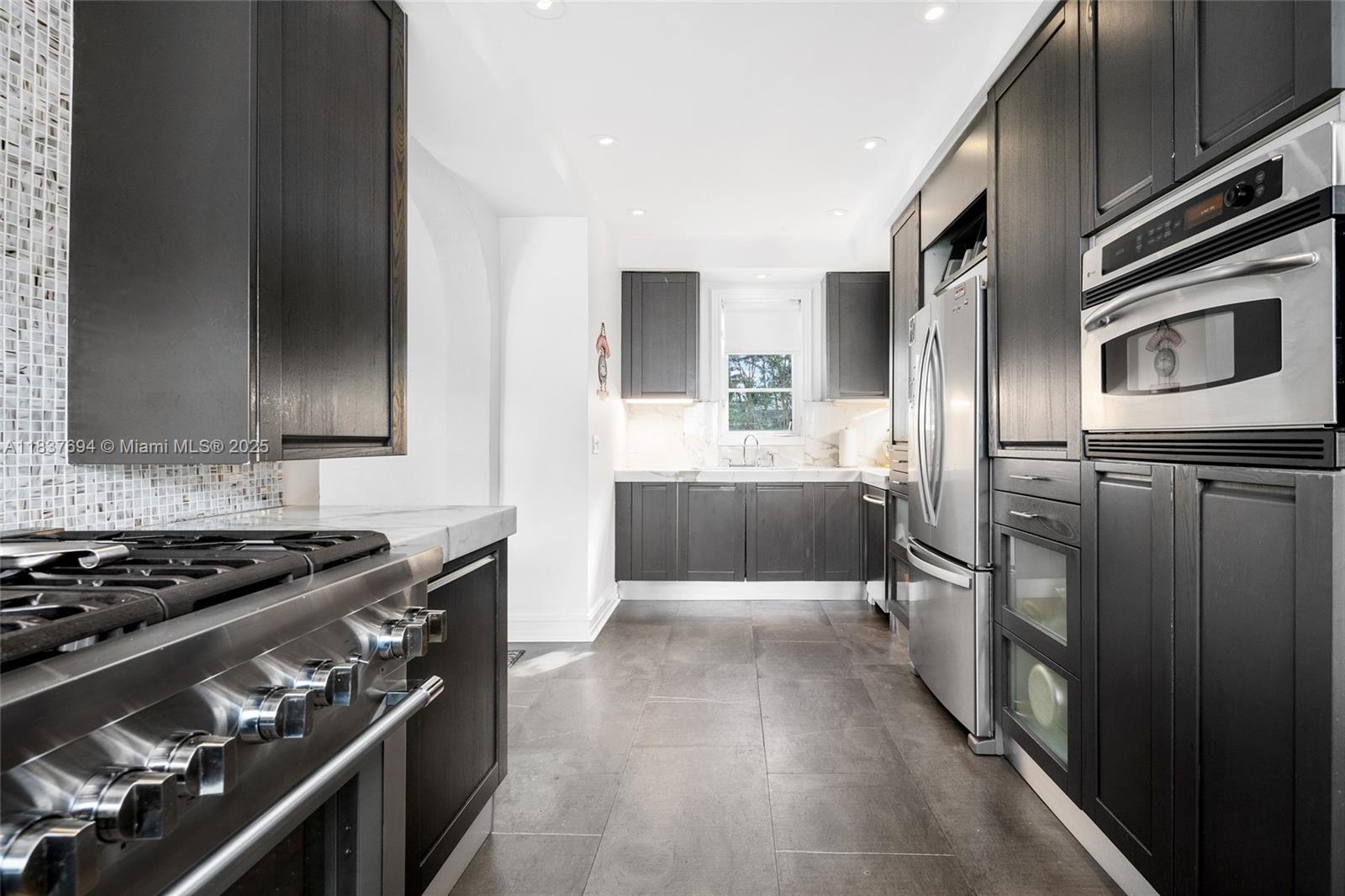 MIAMI SHORES SEC 1 AMD - Residential Lease