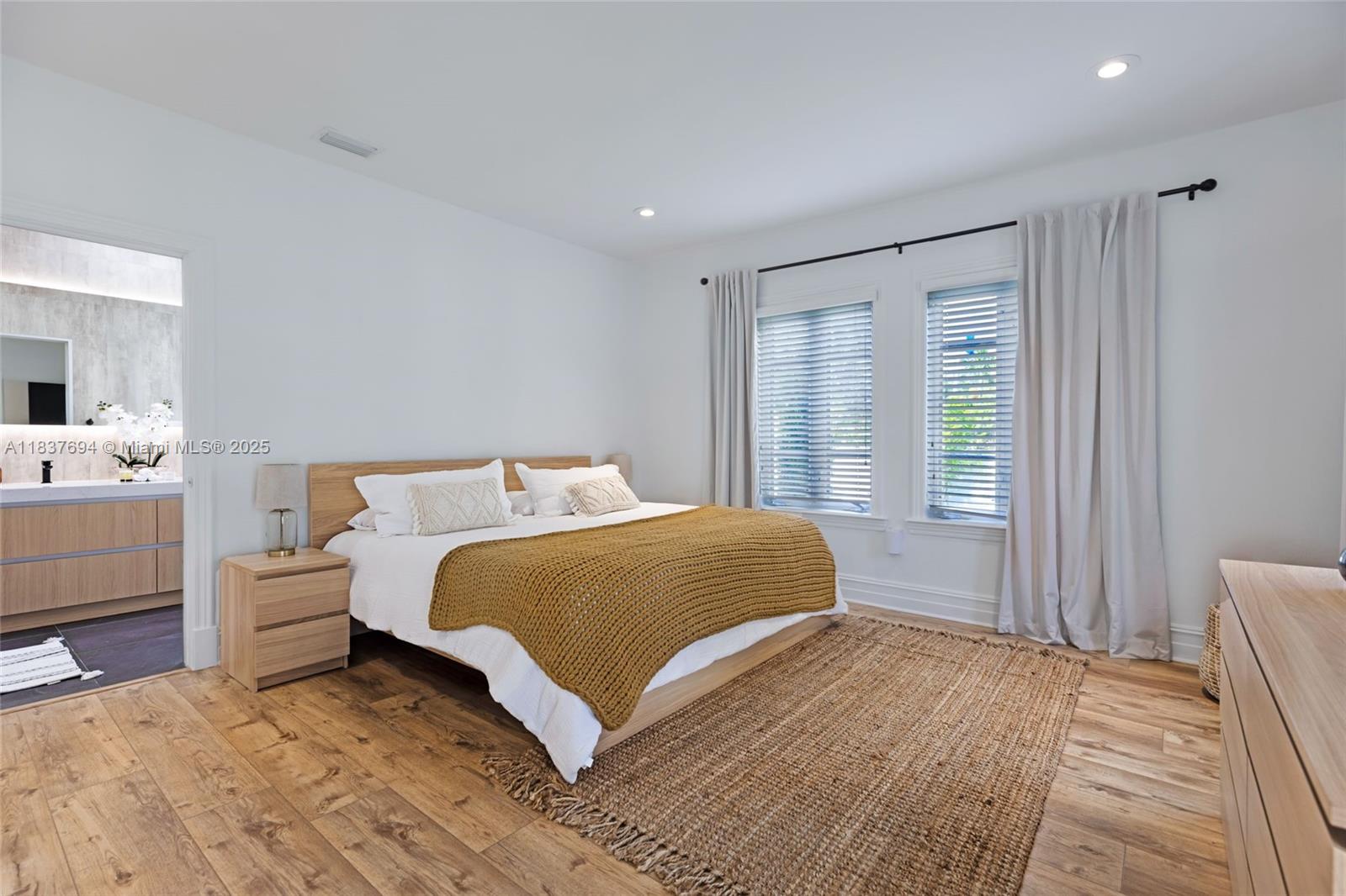 MIAMI SHORES SEC 1 AMD - Residential Lease