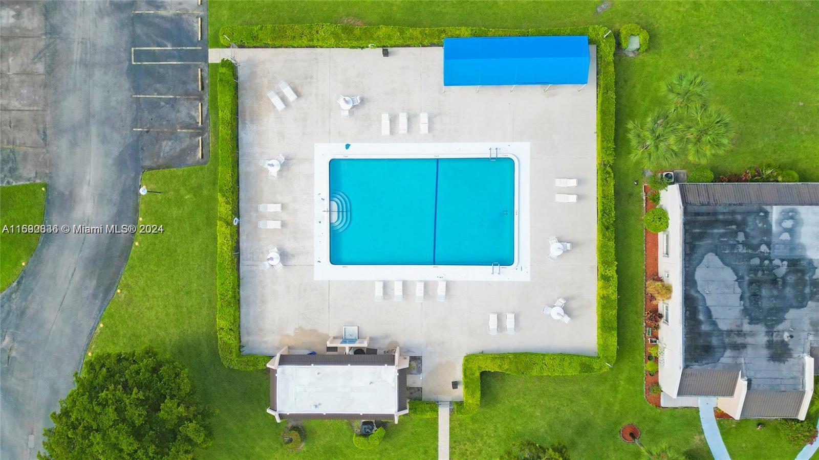 GOLDEN LAKES VILLAGE COND - Residential