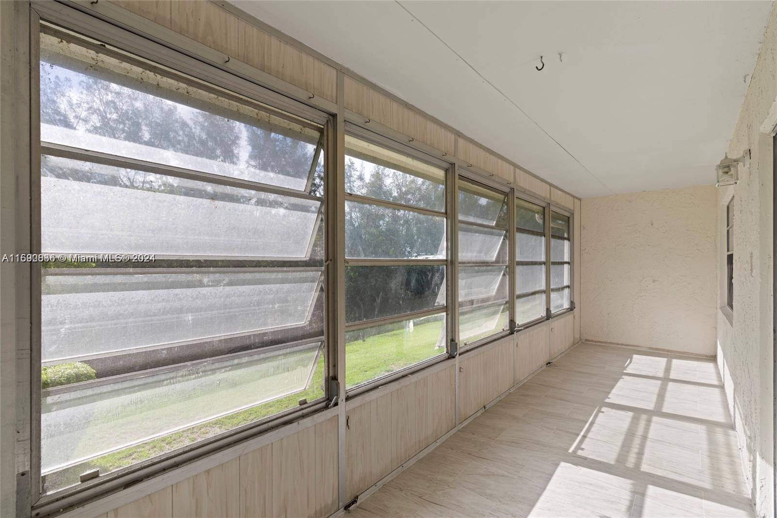 GOLDEN LAKES VILLAGE COND - Residential