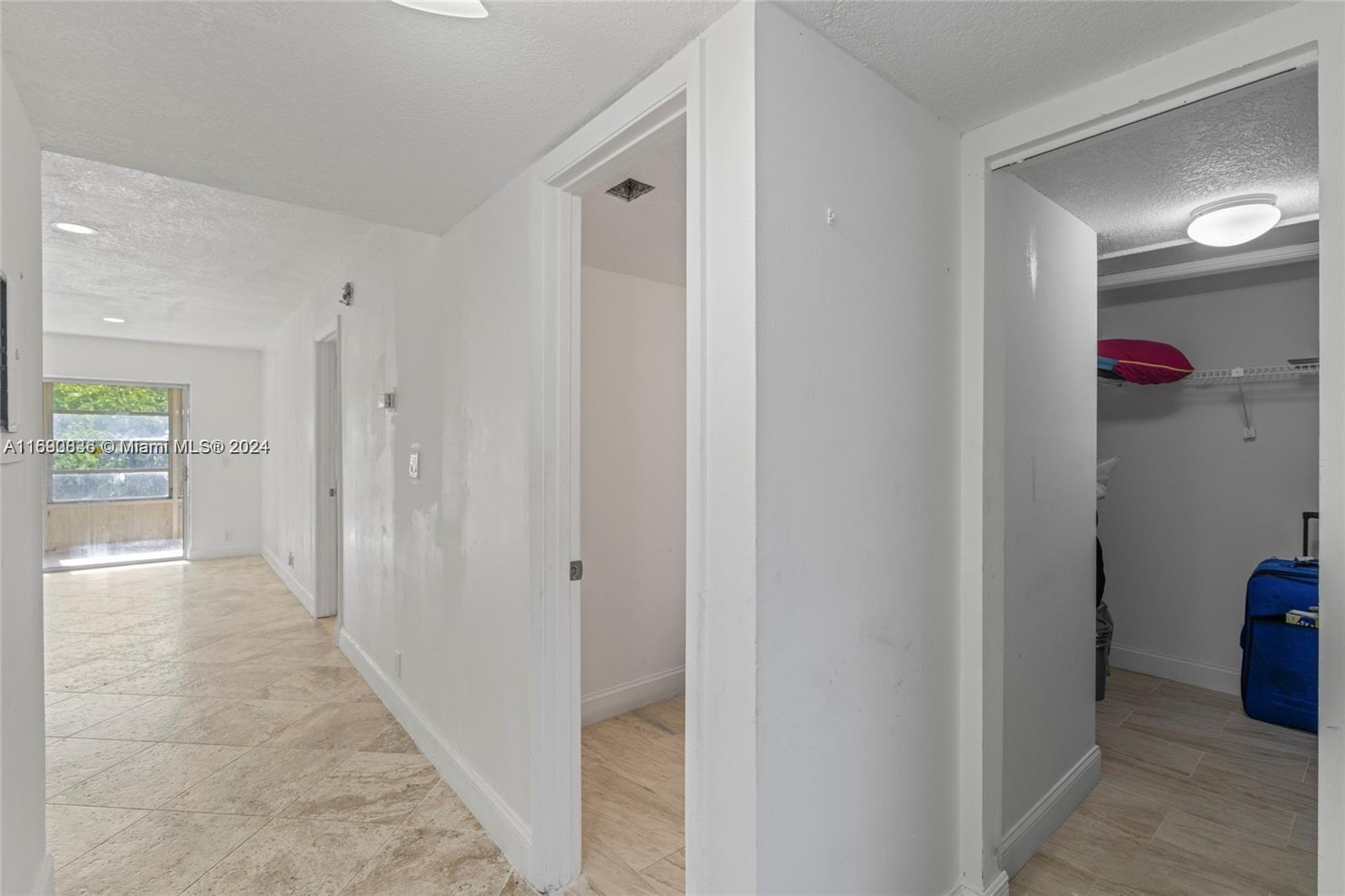GOLDEN LAKES VILLAGE COND - Residential