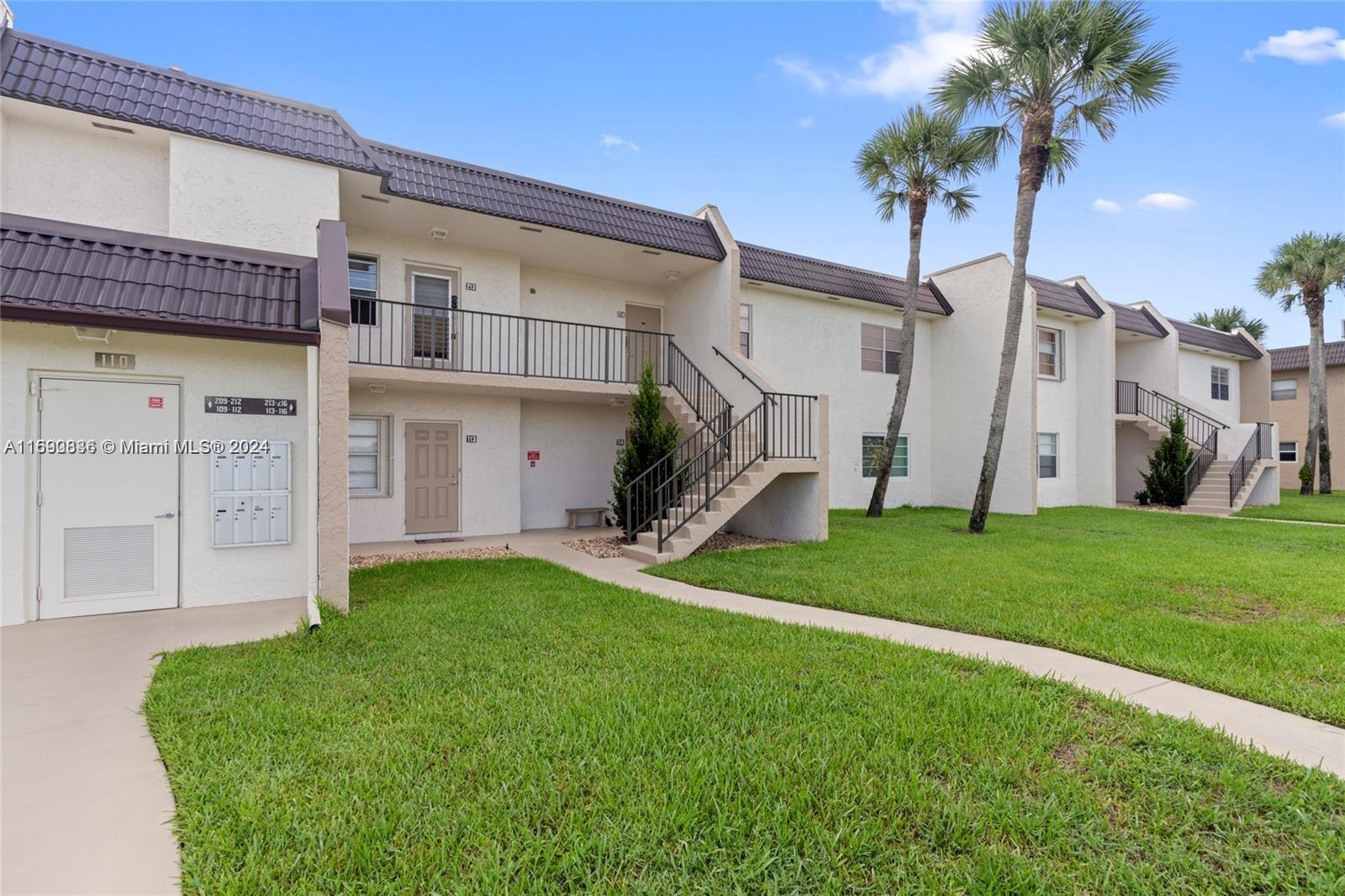 GOLDEN LAKES VILLAGE COND - Residential