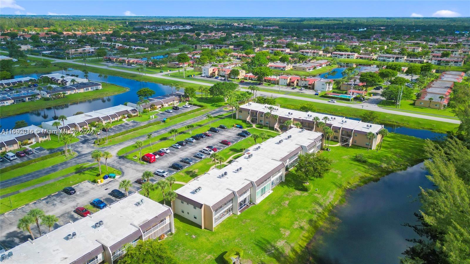 GOLDEN LAKES VILLAGE COND - Residential