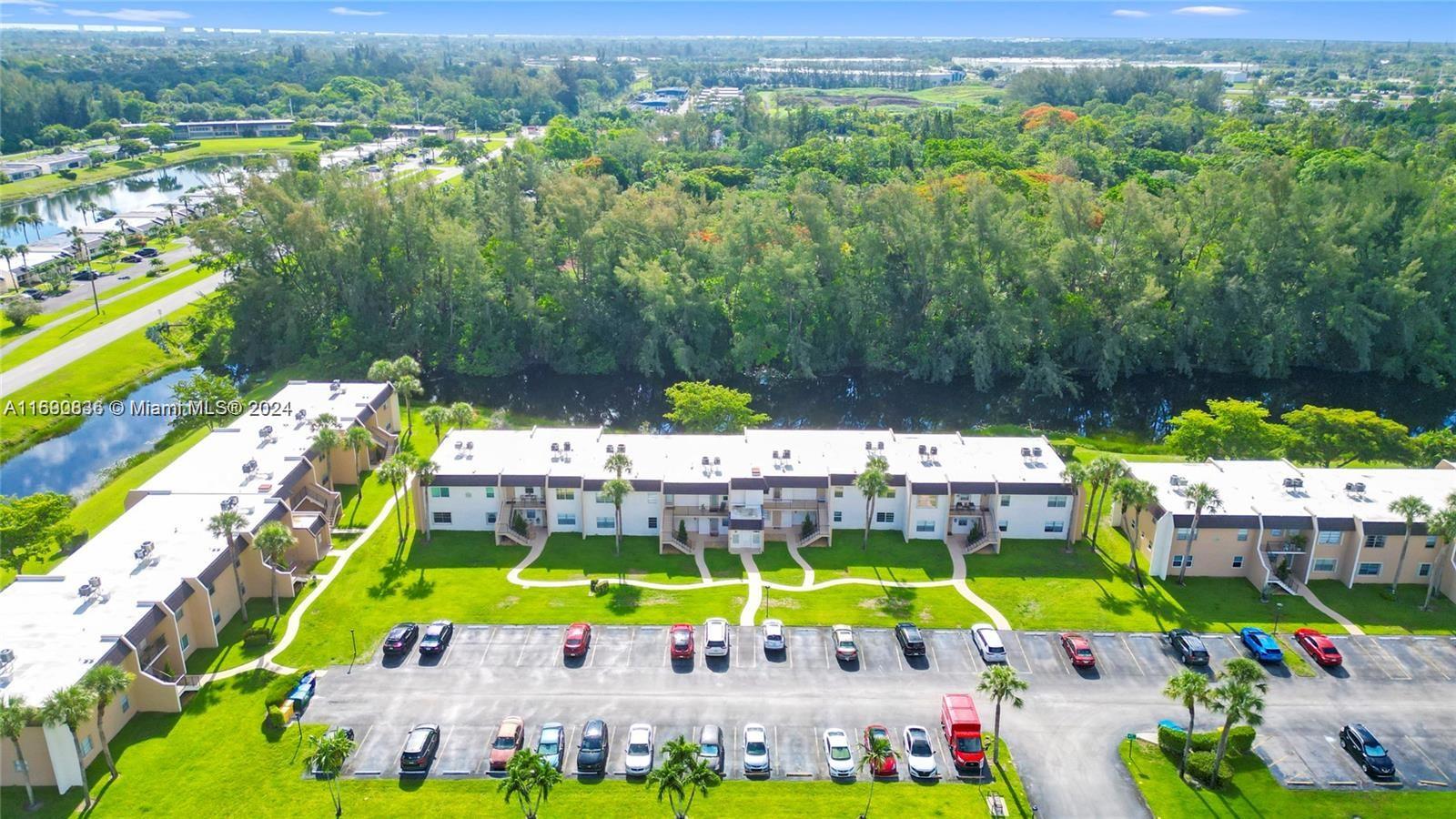 GOLDEN LAKES VILLAGE COND - Residential