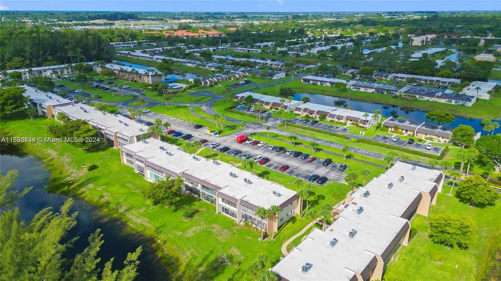 GOLDEN LAKES VILLAGE COND - Residential