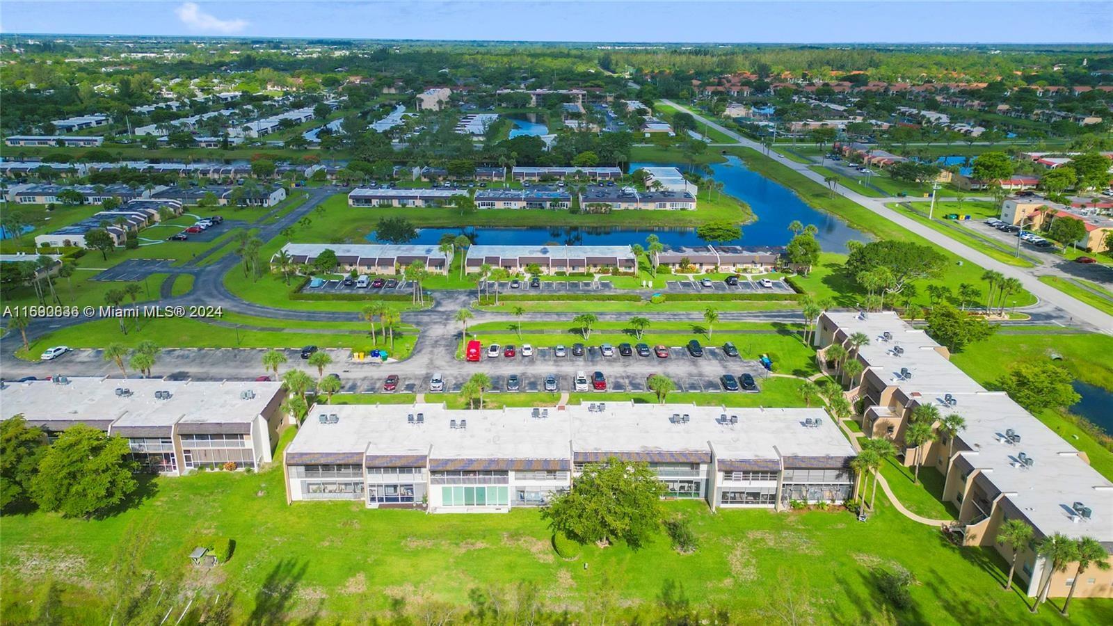 GOLDEN LAKES VILLAGE COND - Residential