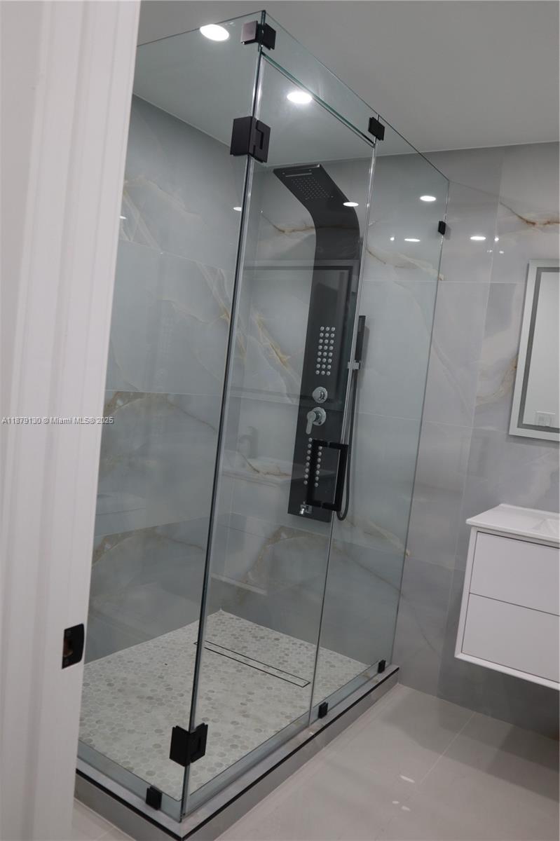 DIXIE GARDENS - Residential Lease