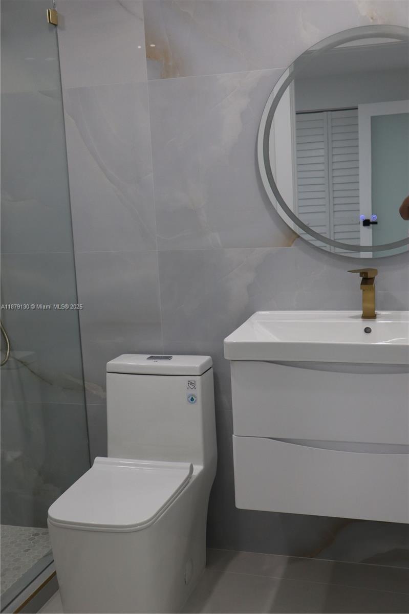 DIXIE GARDENS - Residential Lease