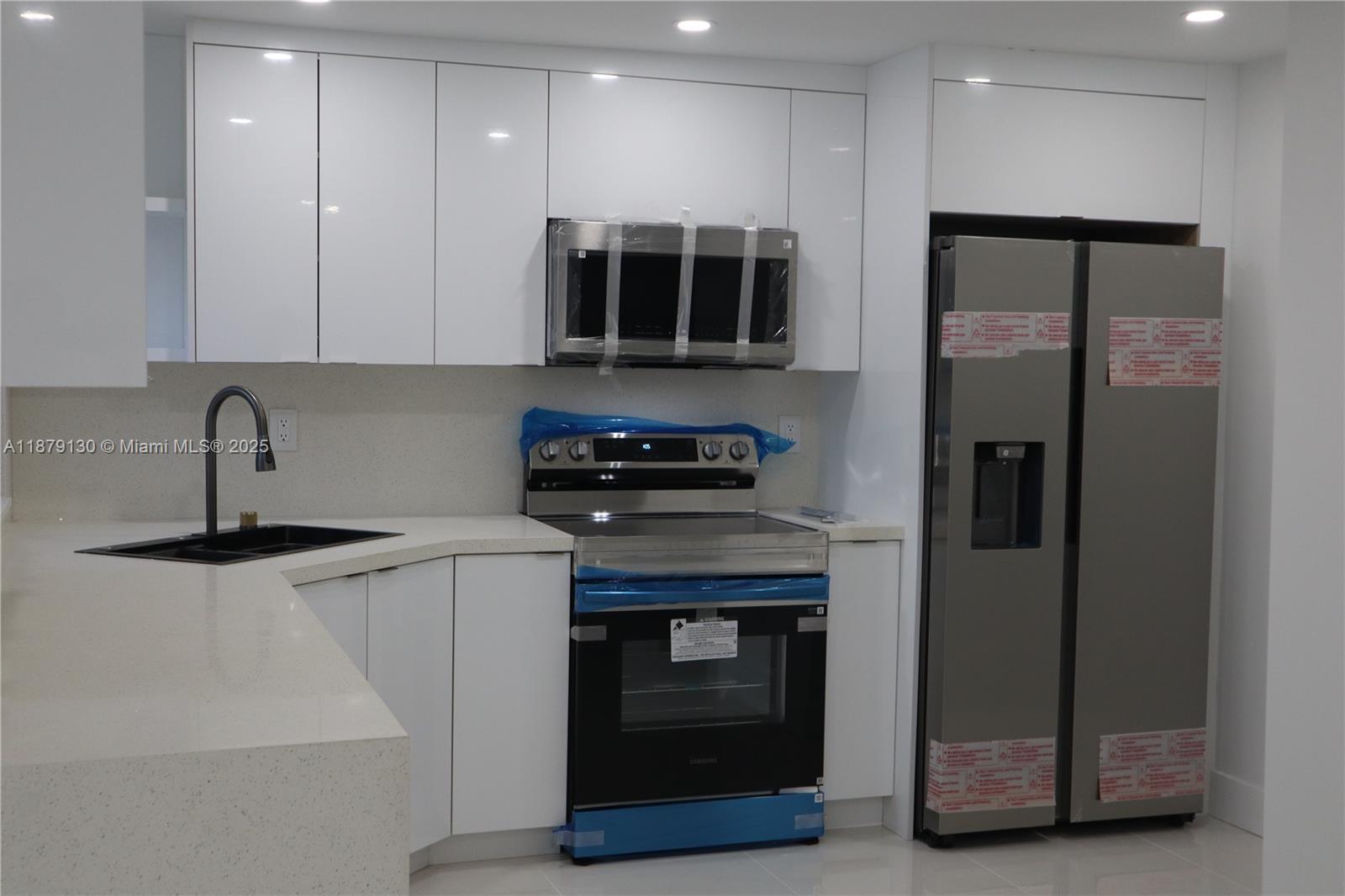 DIXIE GARDENS - Residential Lease