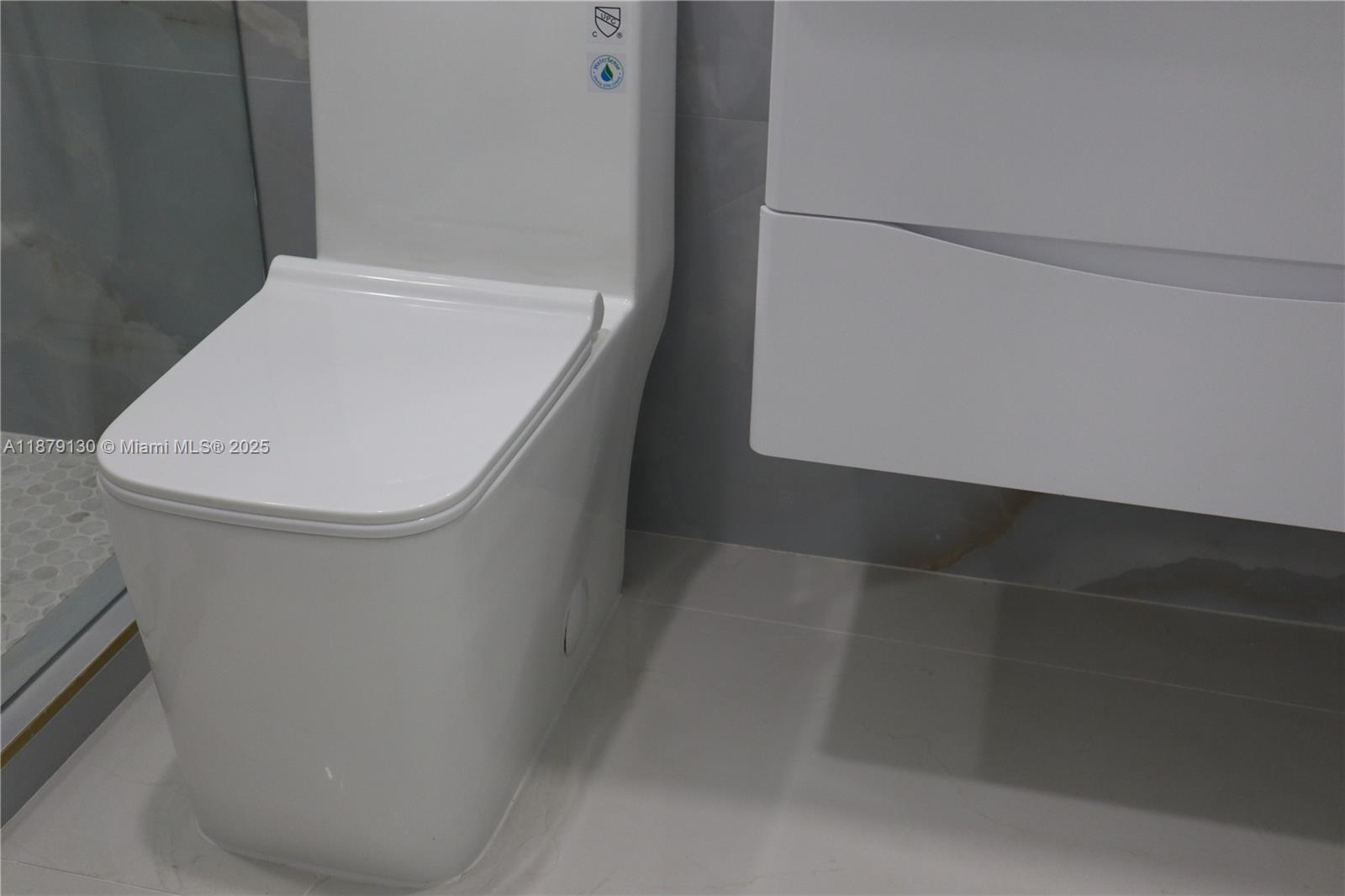 DIXIE GARDENS - Residential Lease