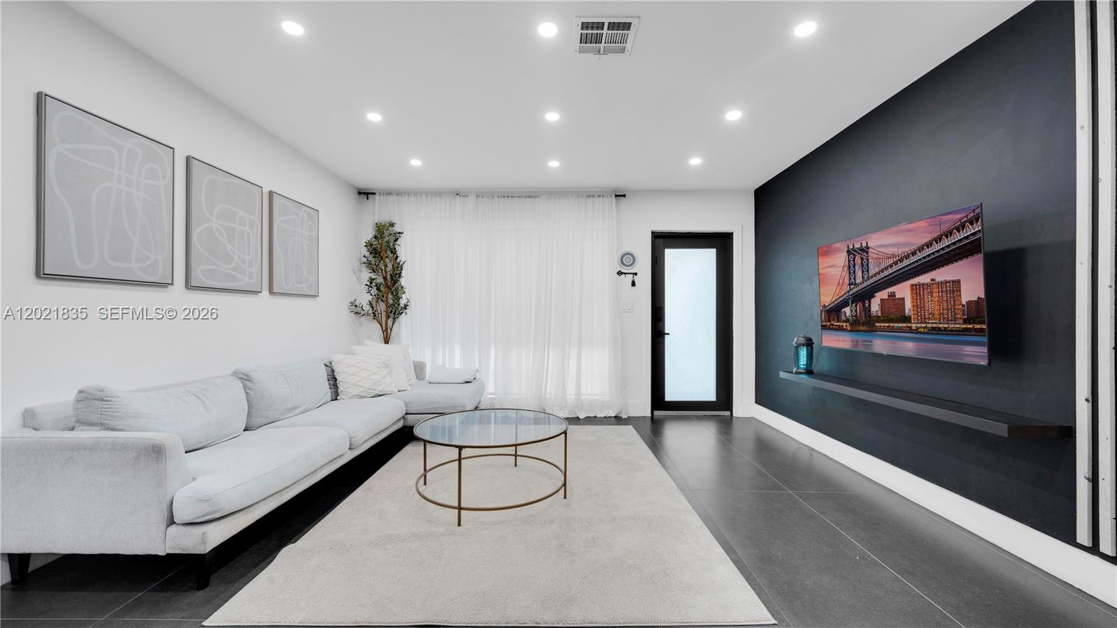 View photos, virtual tours, details... 603 N 32nd Ave