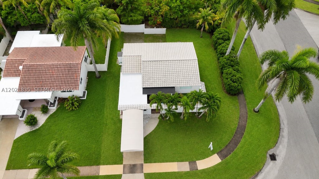 Photo of 603 N 32nd Ave, Hollywood, FL 33021 (MLS # A12021835)