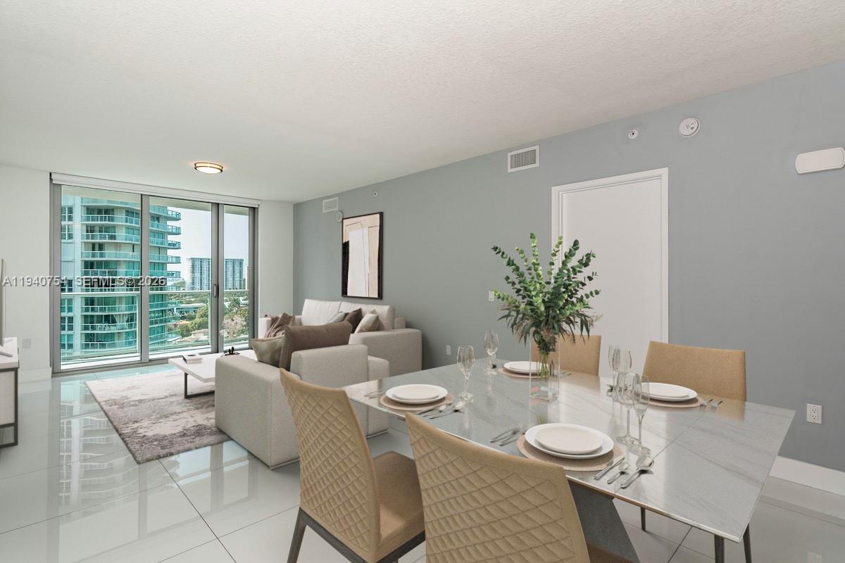 PARQUE TOWERS CONDO - Residential