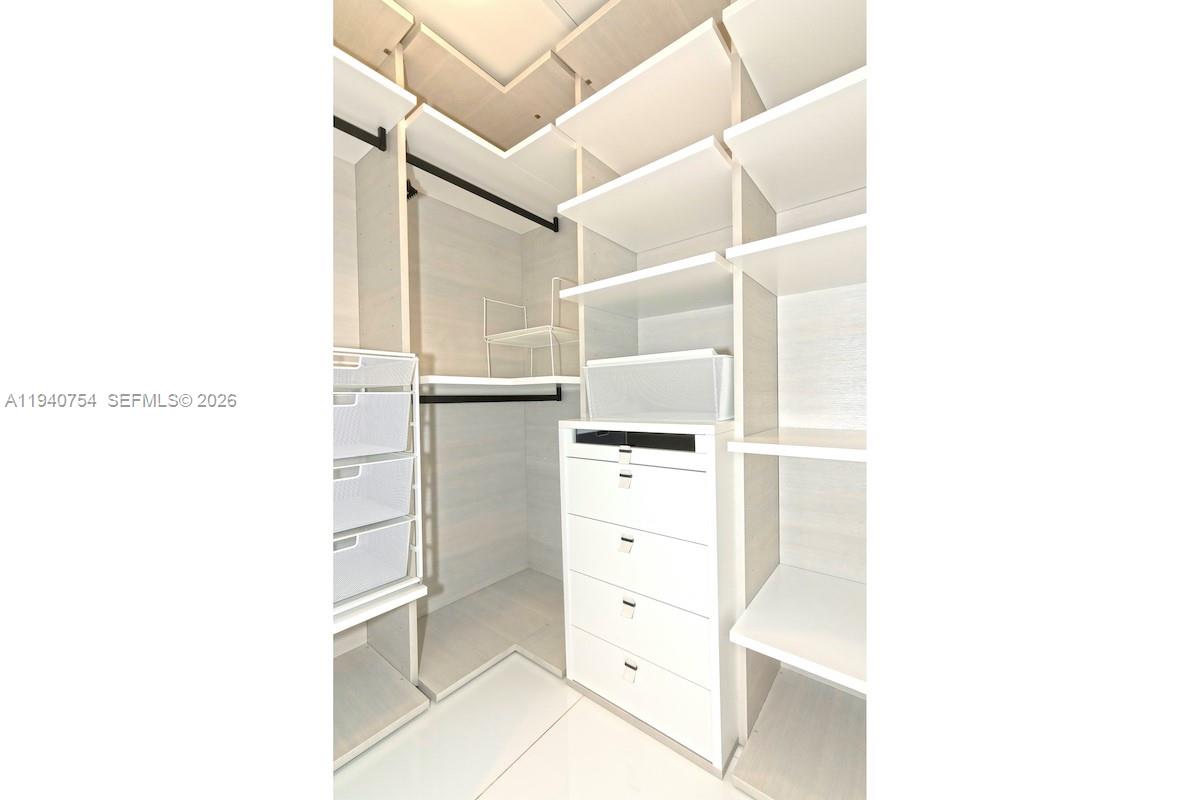 PARQUE TOWERS CONDO - Residential