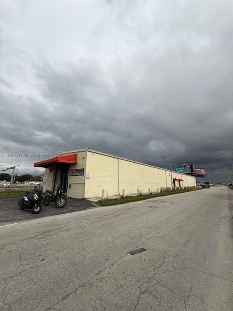 9355 NW South River Dr Medley FL 33166