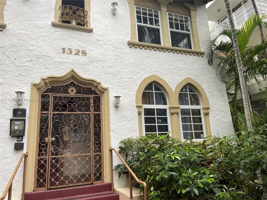 Beautiful Art Deco building with 2 bedrooms 2 Baths unit in the middle of South Beach, close to all, walking distance to the beach and many more. Unit has assigned 1 parking space which is rare for South Beach area properties. It won't last